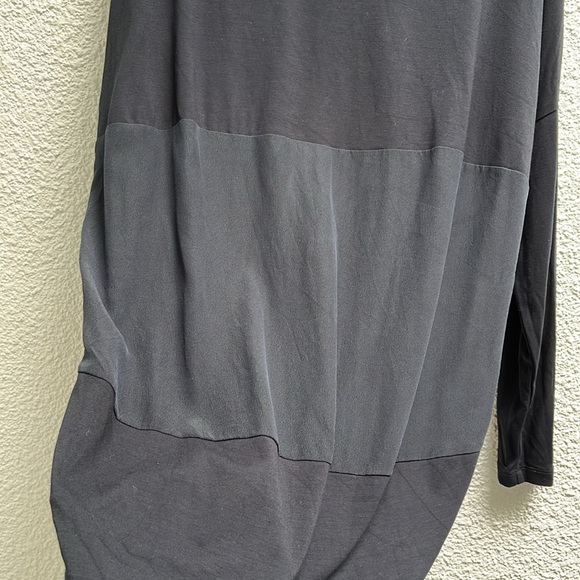 COS dual-textured long-sleeve pullover blouse in dark navy - Picture 6 of 6